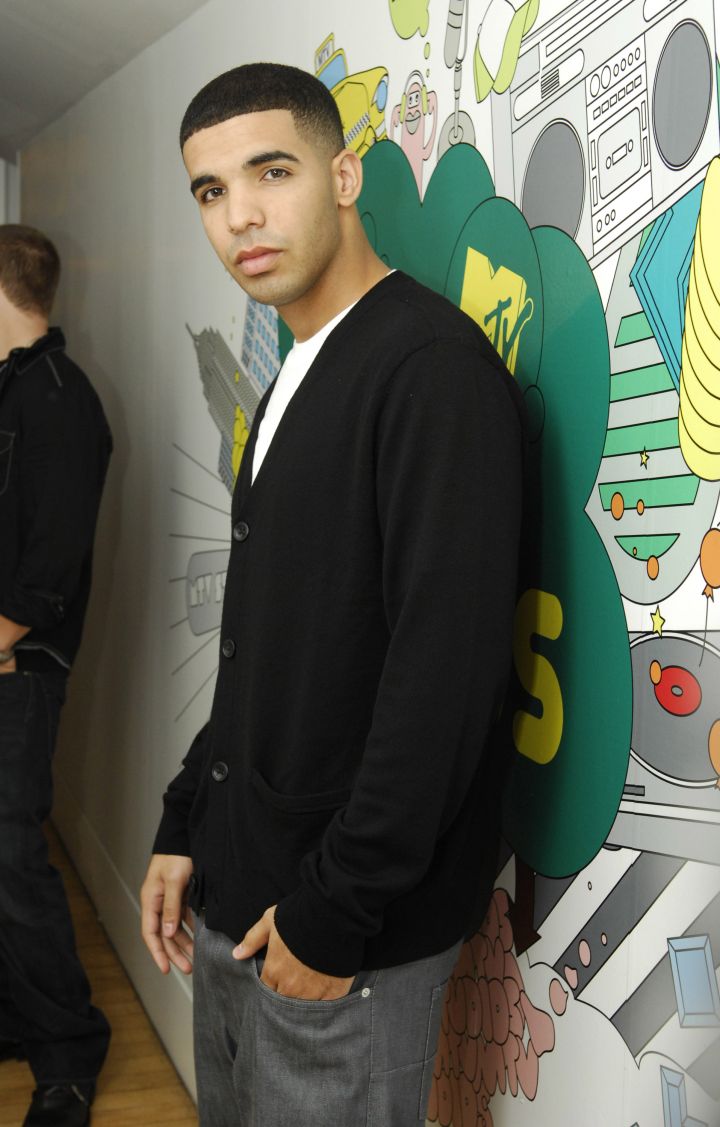 Cast Of DeGrassi High And Bubba Sparxxx Visit MTV’s ‘TRL’ – October 2, 2007