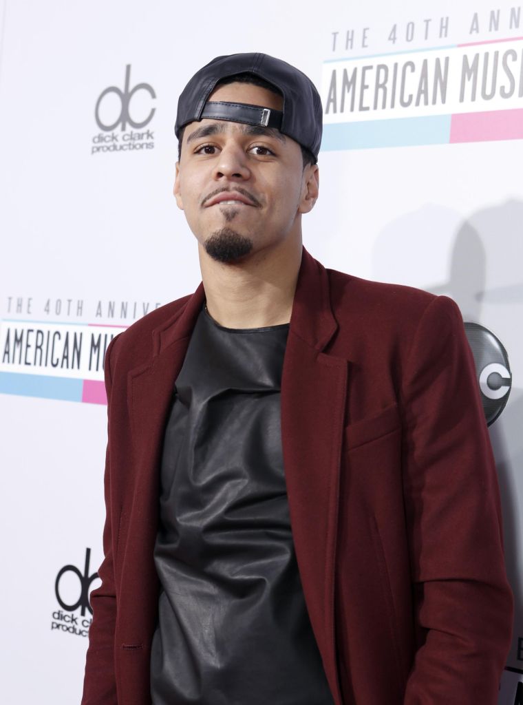 The 40th American Music Awards - Red Carpet