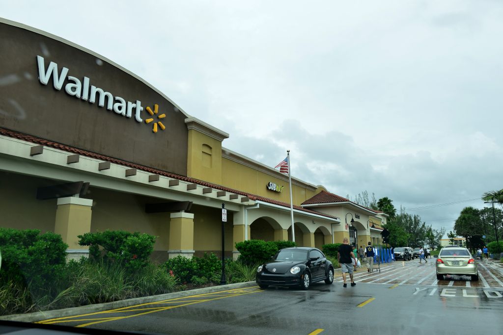 Florida prepares for Hurricane Matthew